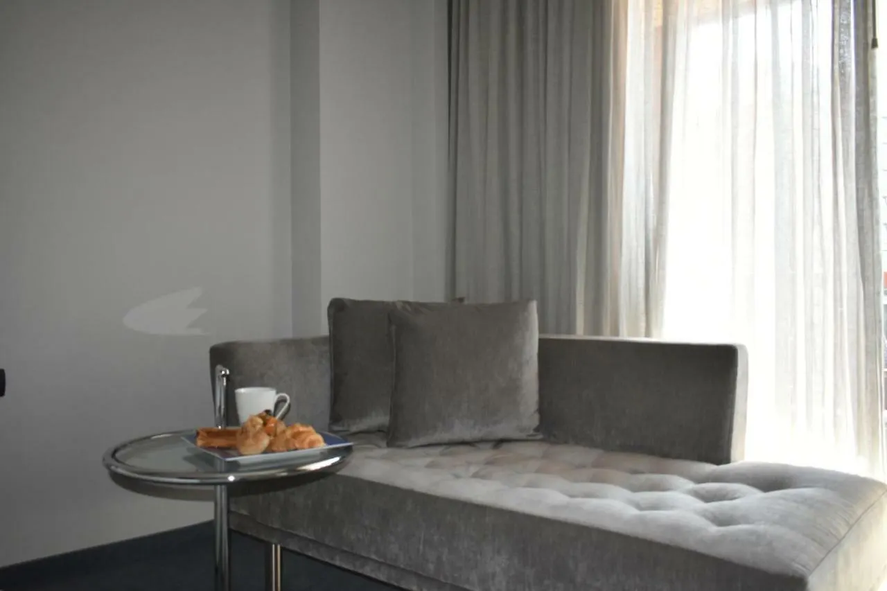 Parktower Suites Beirut 4*,  Libanon